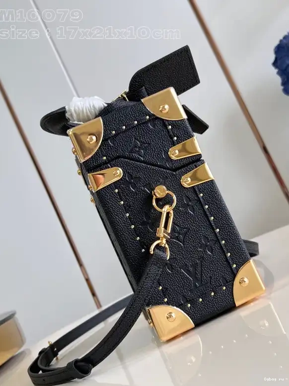 VUITTON Canvas Monogram Camera LOUIS Box 0510